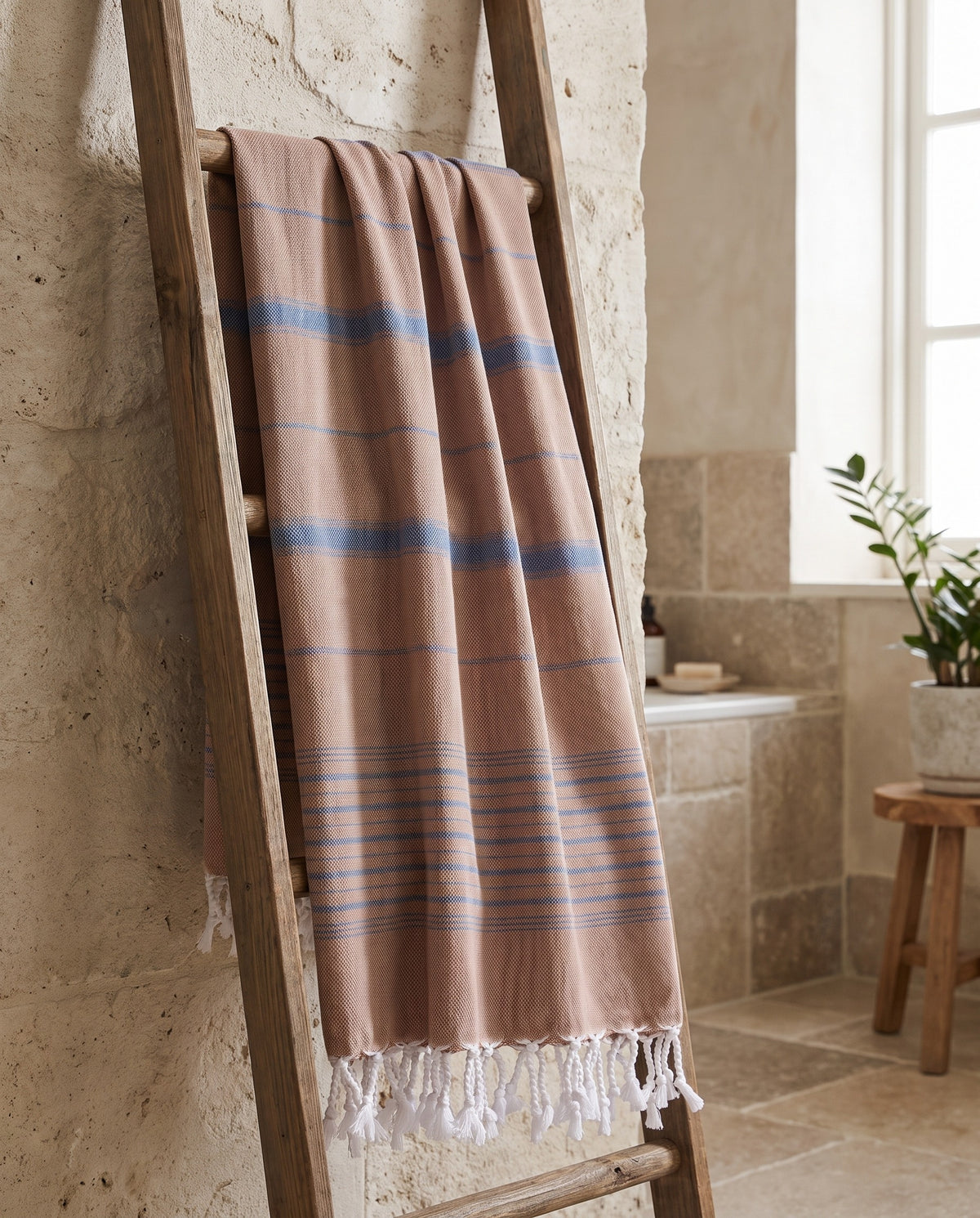 2 kleuren hamamdoek bruin/marineblauw - sfeer