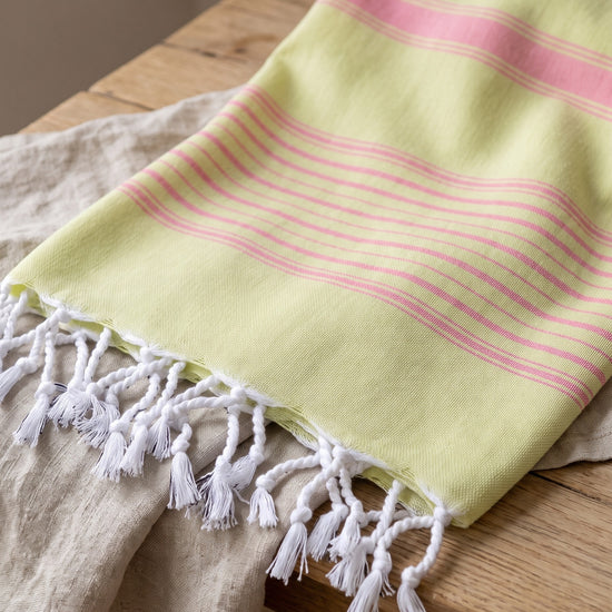 2 kleuren hamamdoek linde/zuurstokroze - detail