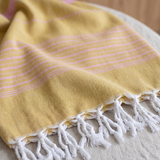 2 kleuren hamamdoek mosterd/sorbetroze - detail