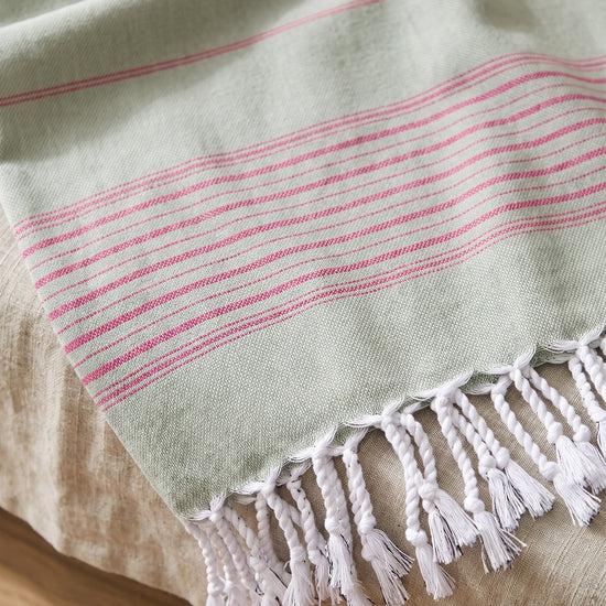 2 kleuren hamamdoek salie/fuchsia - detail