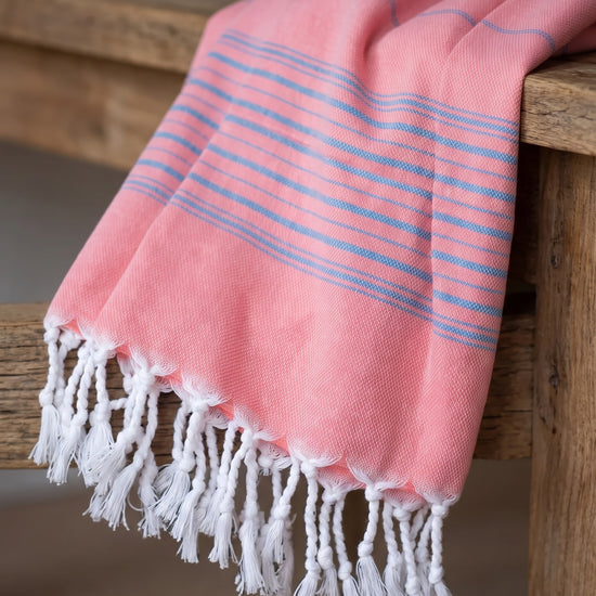 2 kleuren XXL hamamdoek koraalrood/mediteraanblauw - detail