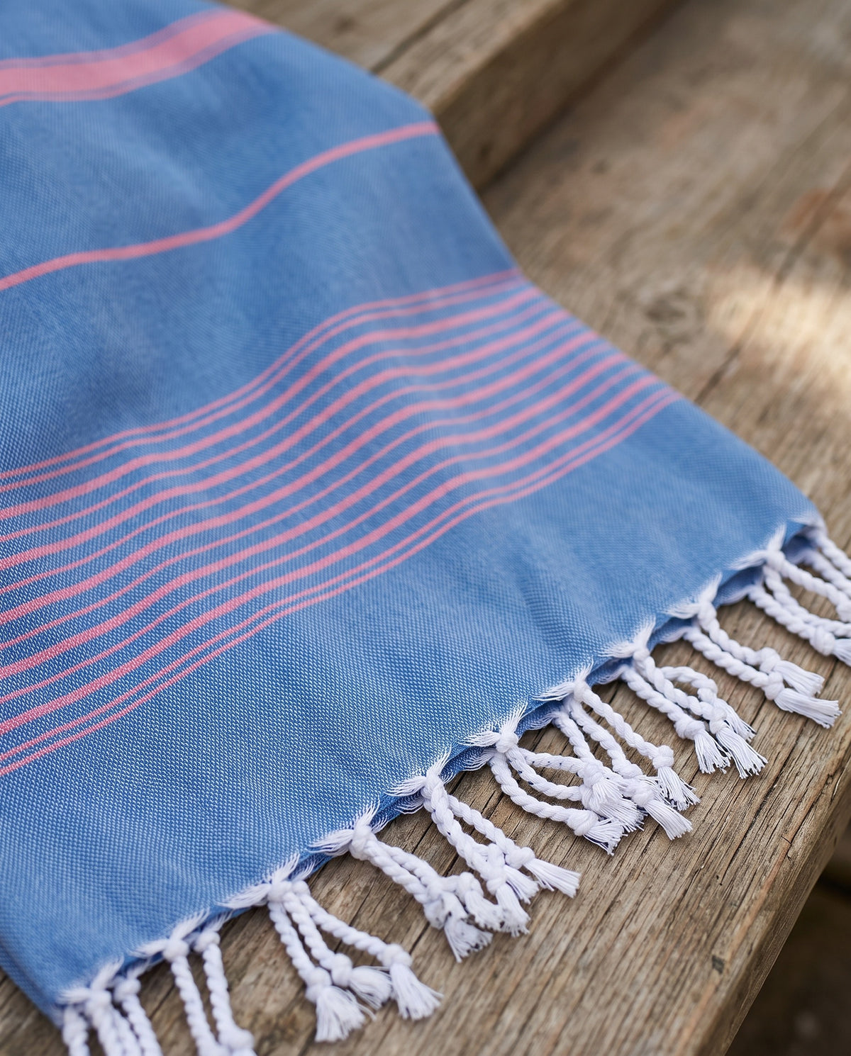2 kleuren XXL hamamdoek mediteraanblauw/zuurstokroze - detail