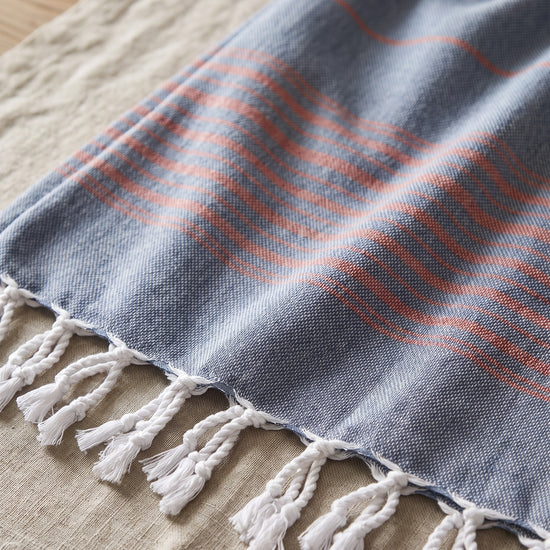 2 kleuren XXL hamamdoek staalblauw/steenrood - detail