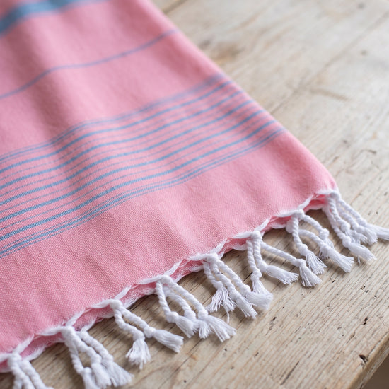 2 kleuren XXL hamamdoek zuurstokroze/oceaanblauw - detail