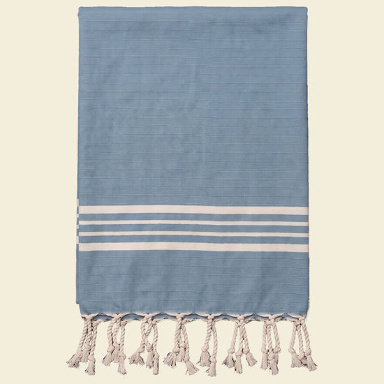 gastendoek Krem Sultan air blue - op kleur
