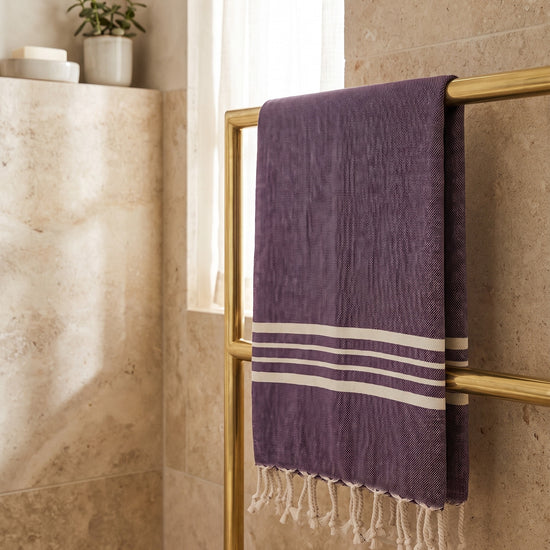 gastendoek Krem Sultan dark purple - sfeer