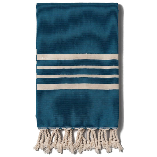 gastendoek Krem Sultan petrol blue - vrijstaand
