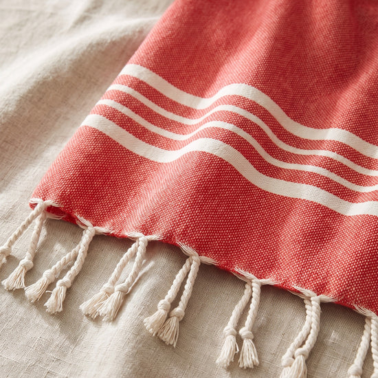 gastendoek Krem Sultan red - detail