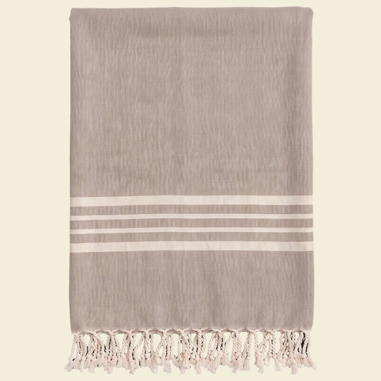 gastendoek Krem Sultan taupe - op kleur