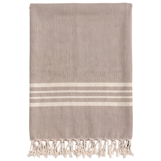 gastendoek Krem Sultan taupe - vrijstaand