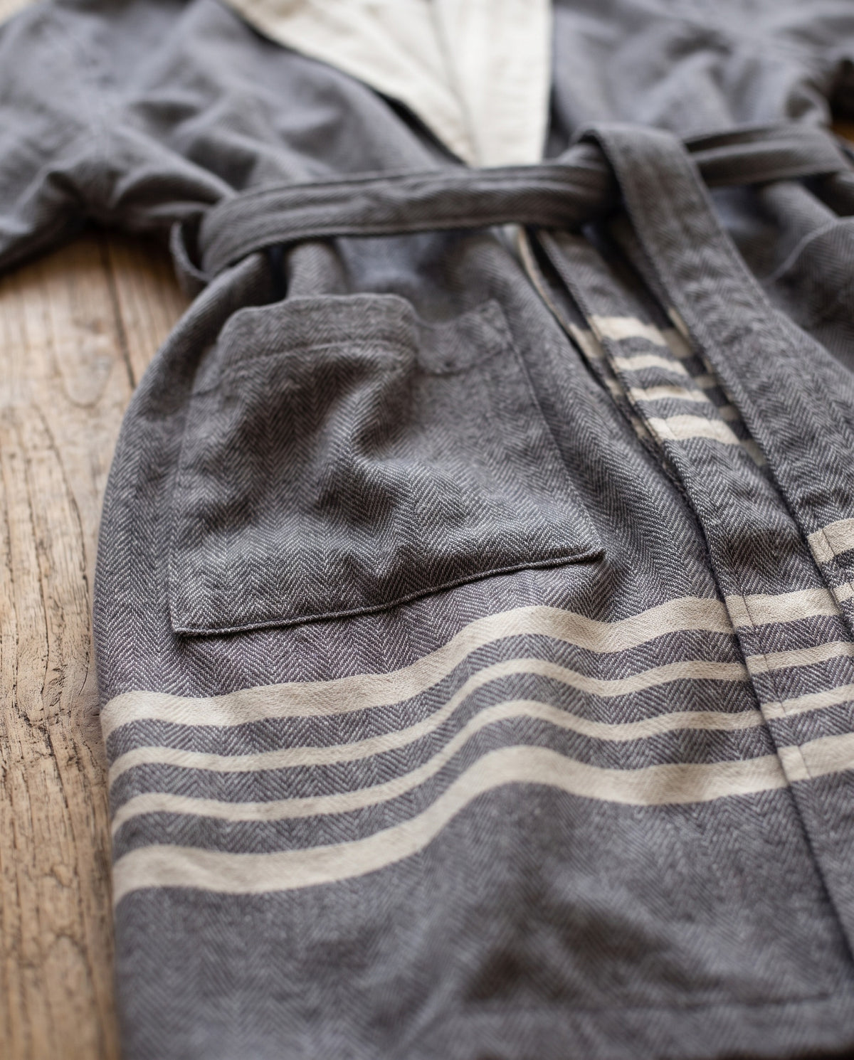 gevoerde hamam badjas Krem Sultan dark grey - detail