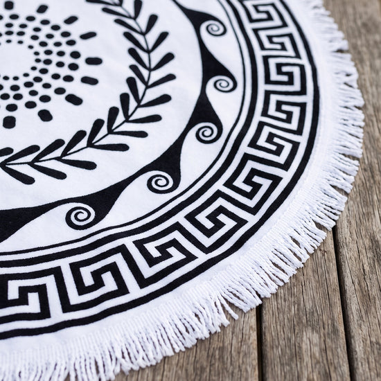 Greek Roundie d'Luxe black & white - detail
