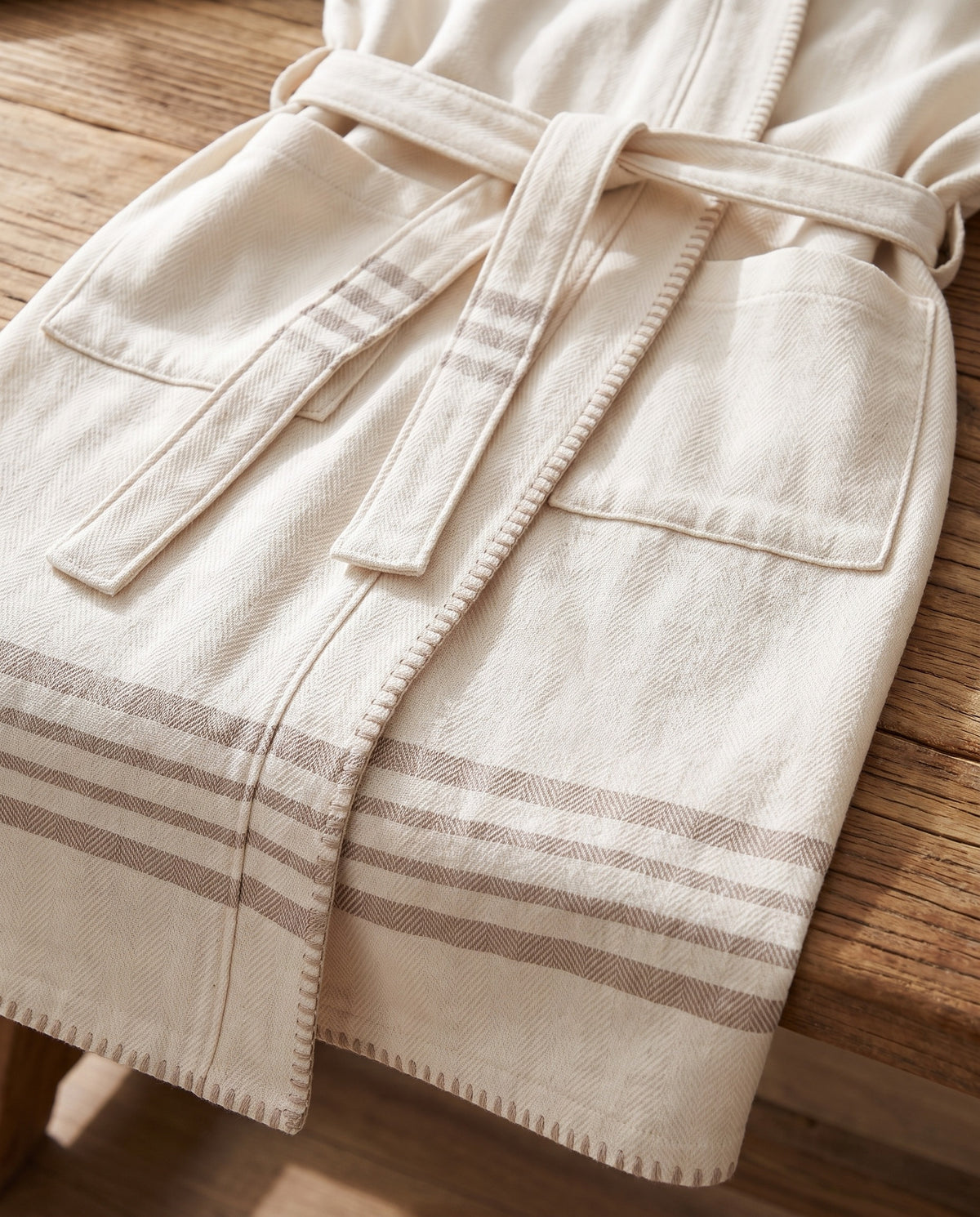 hamam badjas Krem Sultan natural taupe met farmer stitch - detail