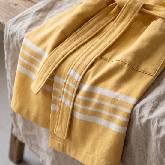 hamam badjas Sun mustard yellow - detail