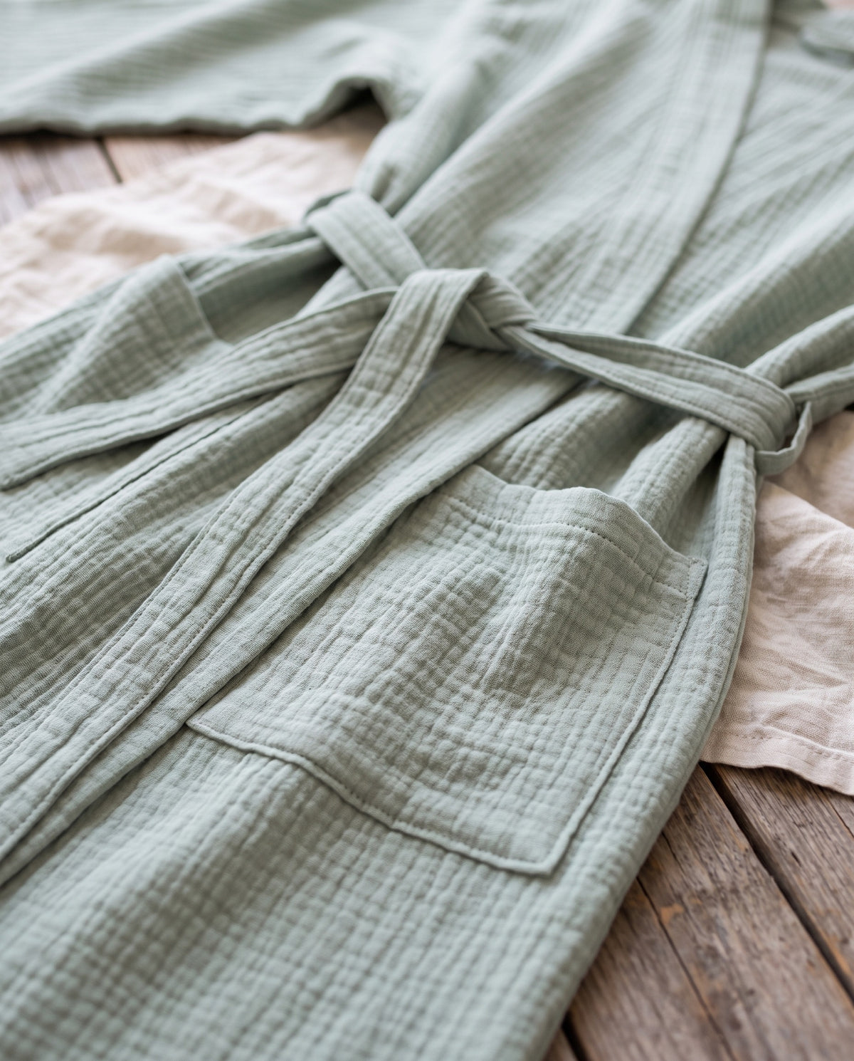 hamam badjas YKS almond green - detail