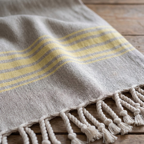 hamam gastendoek linnen geel - detail