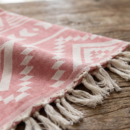 hamamdoek Aztec soft red - detail