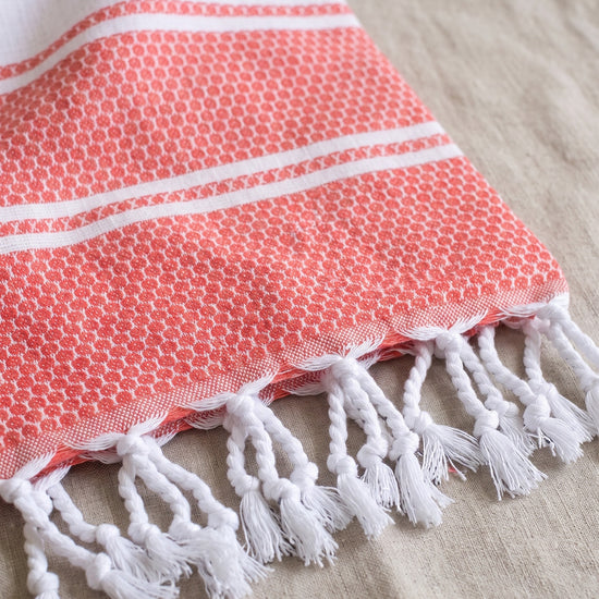 hamamdoek Honingraat koraalrood - detail