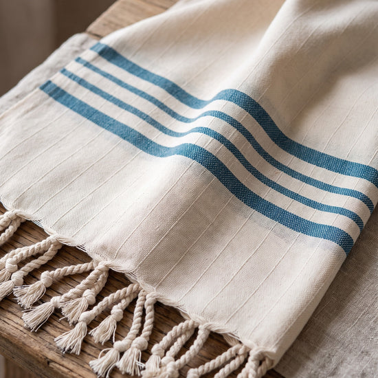 hamamdoek Krem Sultan natural petrol blue - detail