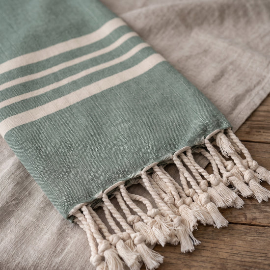 hamamdoek Krem Sultan XXL almond green - detail