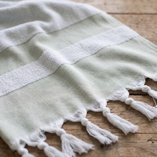 hamamdoek met badstof salie - detail