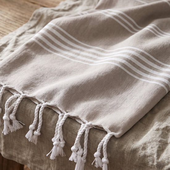 hamamdoek XL grijsbeige - detail