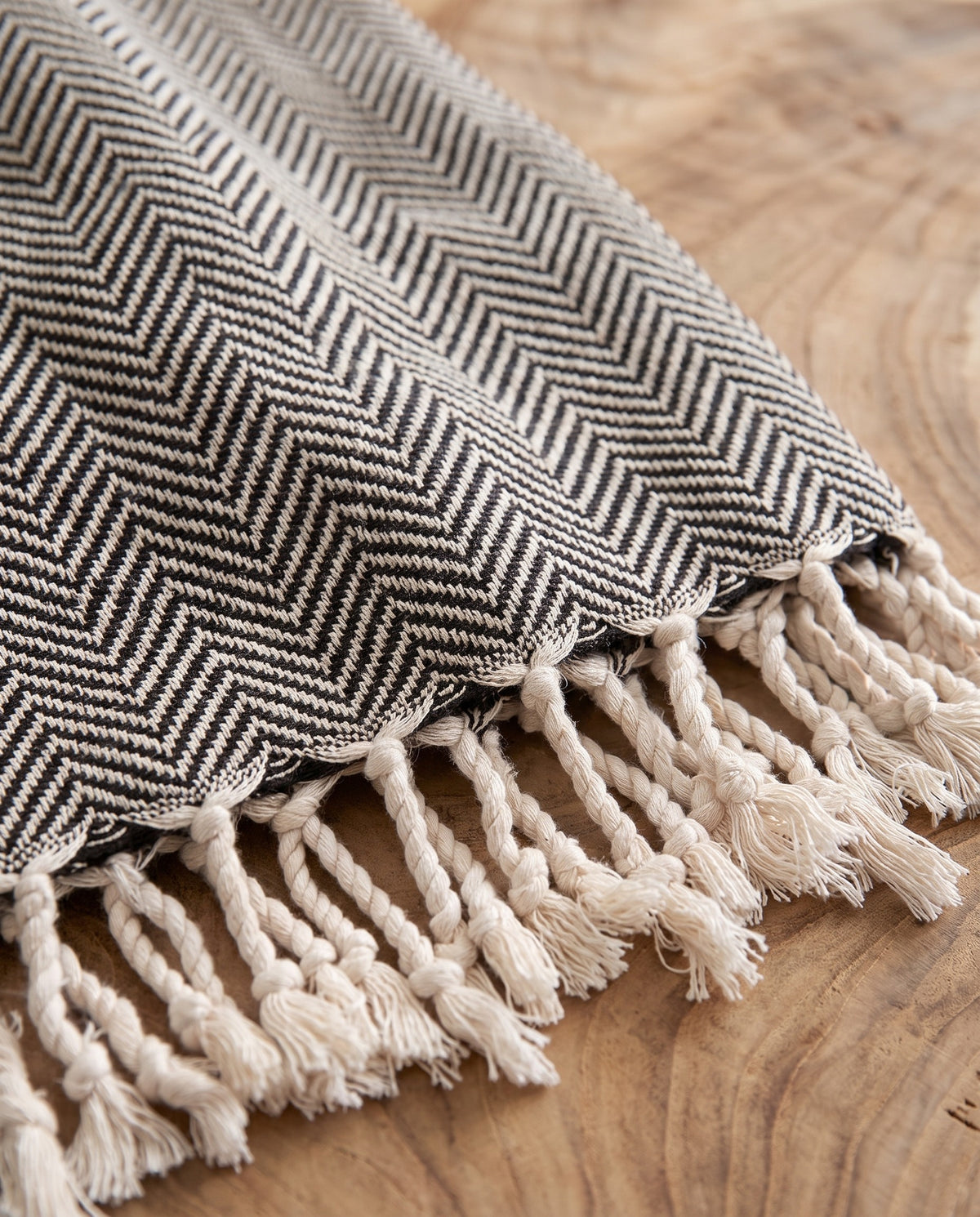 hamamdoek ZigZag black - detail