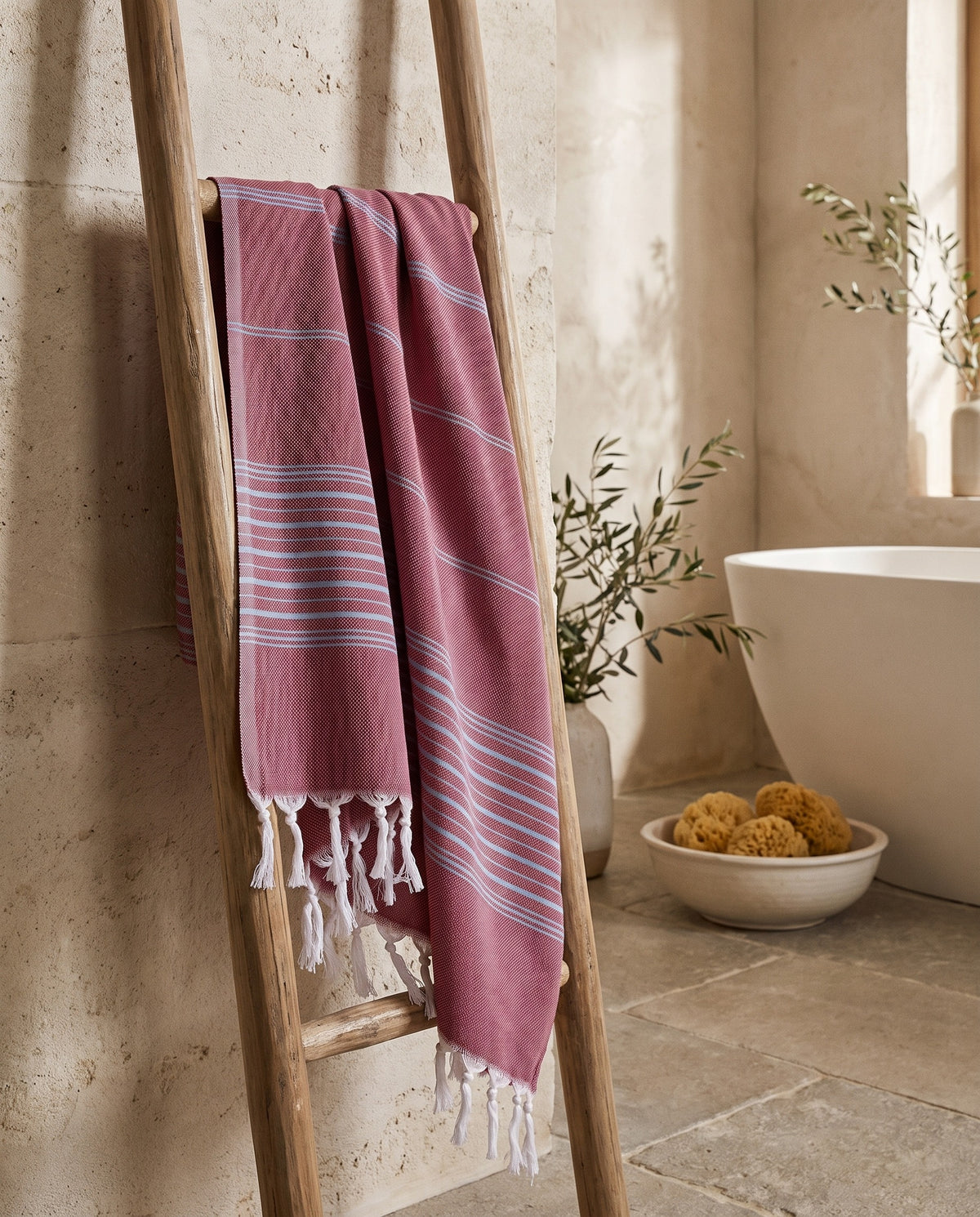 hammamhanddoek dun bordeauxrood/blauw - sfeer