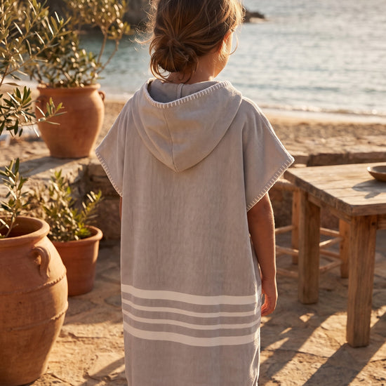 Kinder strandponcho hamam light grey - sfeer