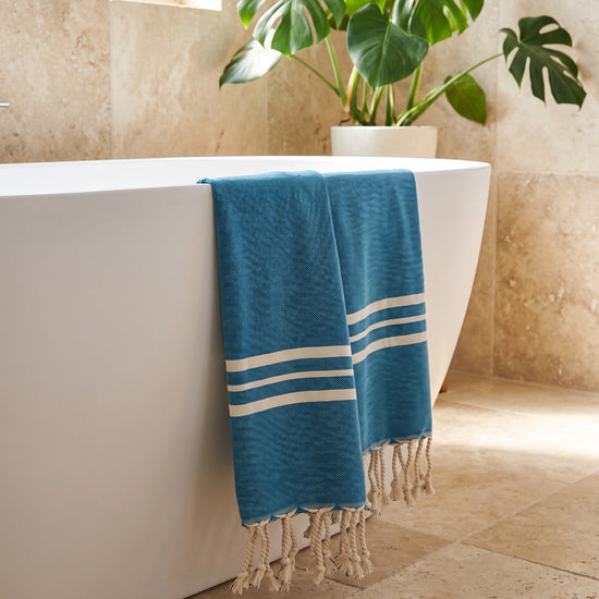 kleine hamamdoek Krem Sultan petrol  blue - sfeer