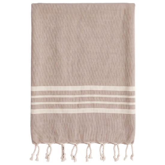 kleine hamamdoek Krem Sultan taupe - vrijstaand