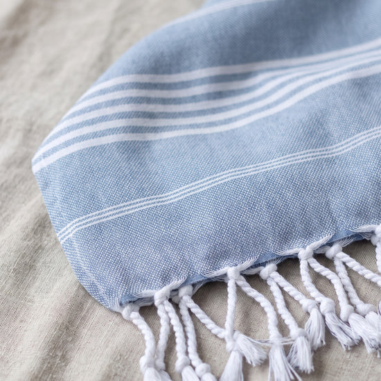 kleine hamamdoek Leyla air blue - detail