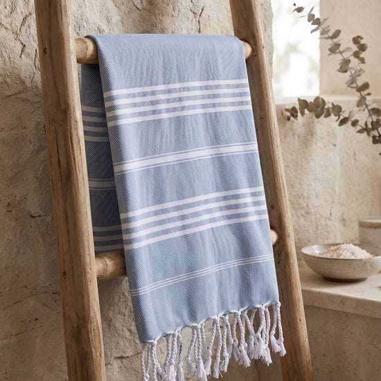 kleine hamamdoek Leyla air blue - sfeer