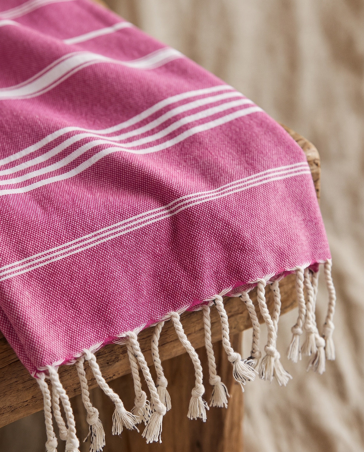 kleine hamamdoek Leyla fuchsia - detail