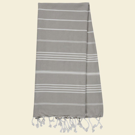 kleine hamamdoek Leyla taupe - op kleur