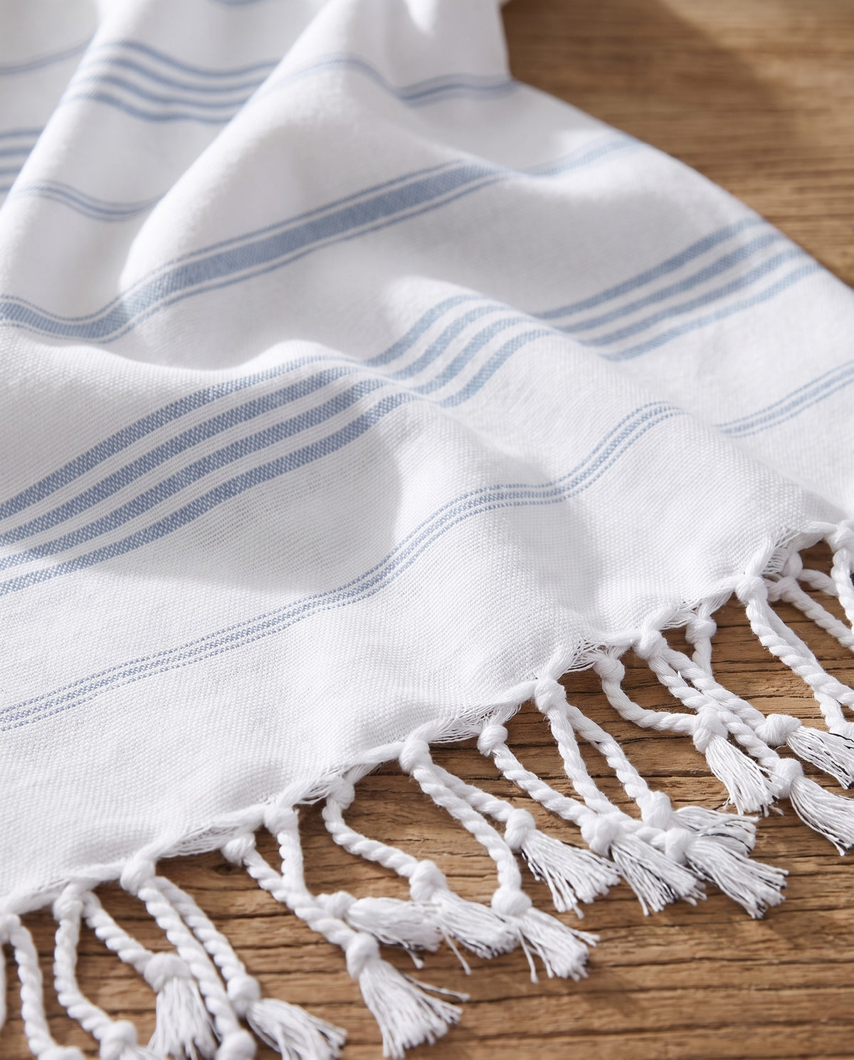 kleine hamamdoek Leyla white - air blue - detail