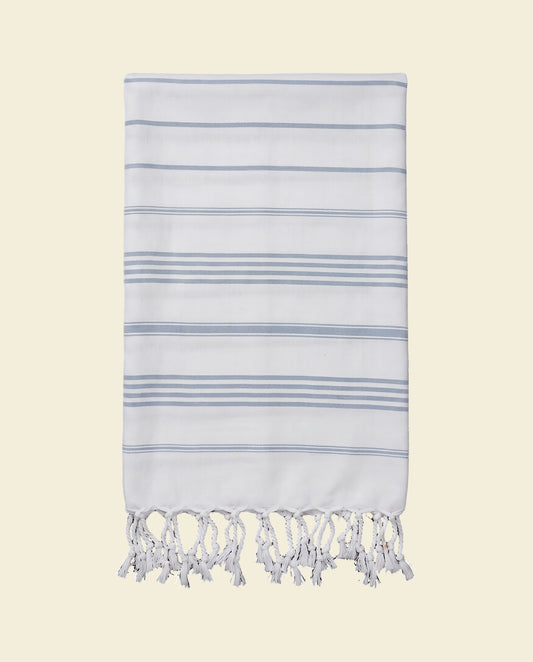 kleine hamamdoek Leyla white - air blue - op kleur
