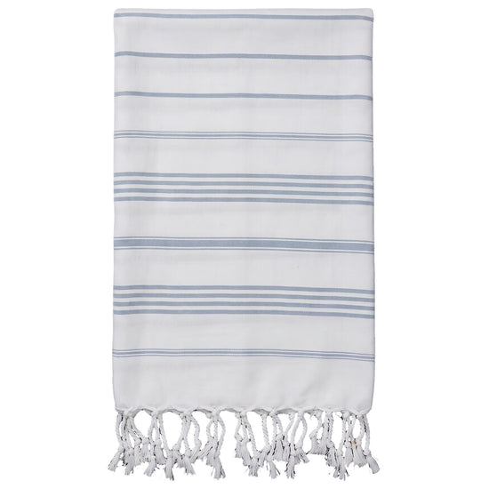 kleine hamamdoek Leyla white - air blue - vrijstaand