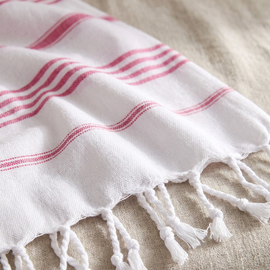 kleine hamamdoek Leyla white fuchsia - detail