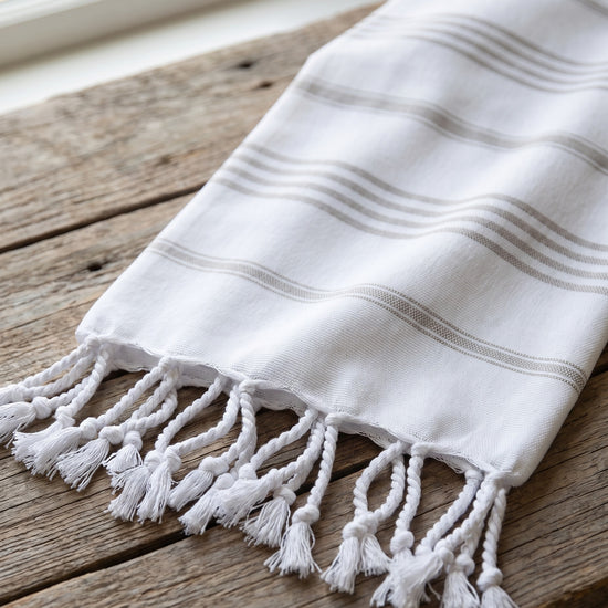kleine hamamdoek Leyla white taupe - detail