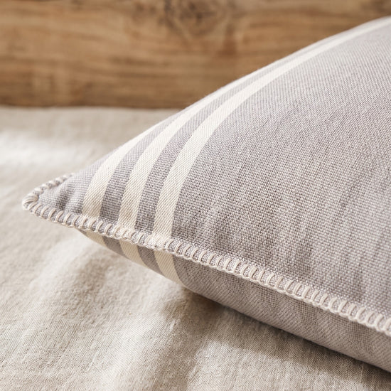 kussenhoes 40x40 Krem Sultan light grey - detail