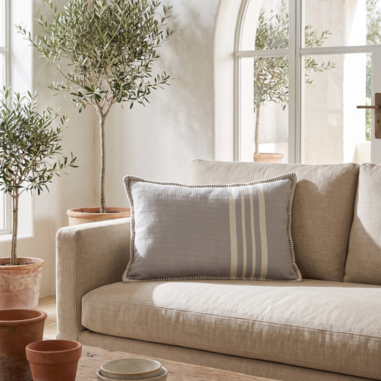 kussenhoes 50x70 Krem Sultan light grey - sfeer