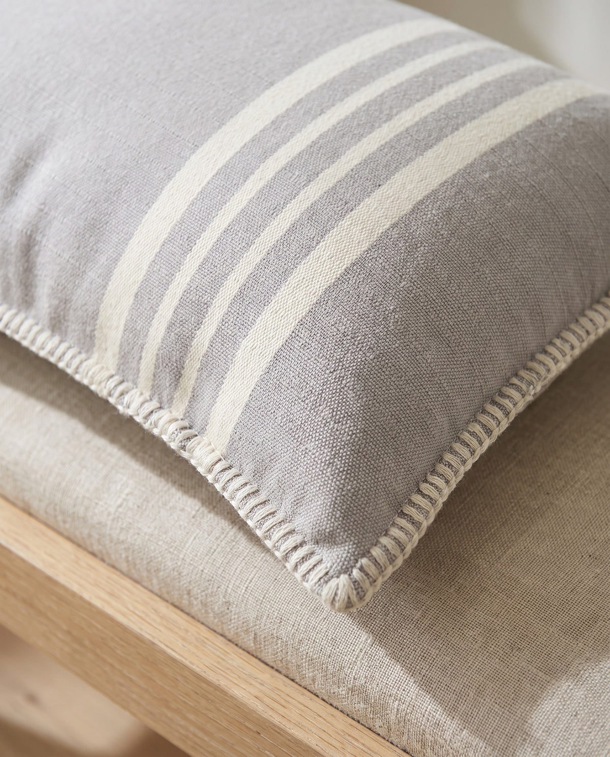 kussenhoes 60x40 Krem Sultan light grey - detail