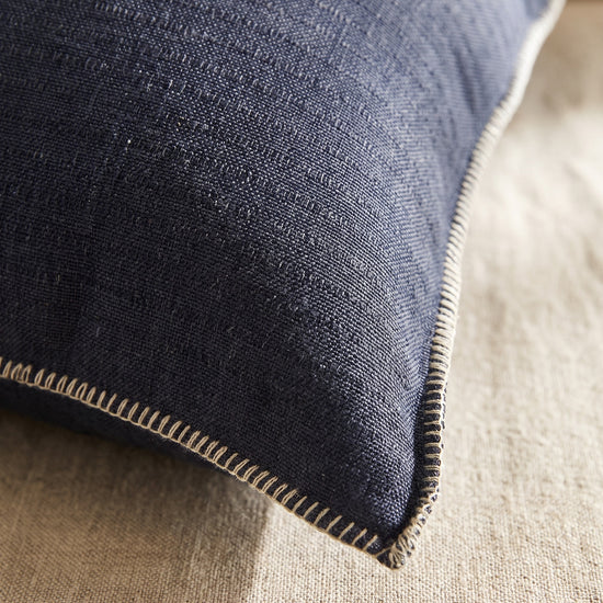 kussenhoes 65x65 Krem Sultan navy - detail