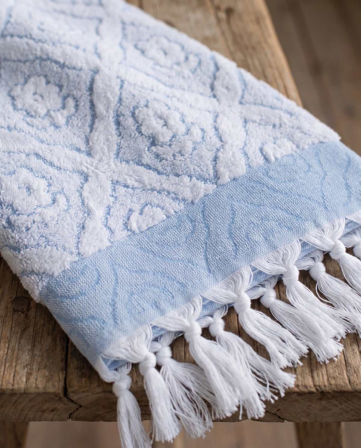 luxe badhanddoek Bloem mediteraanblauw - detail