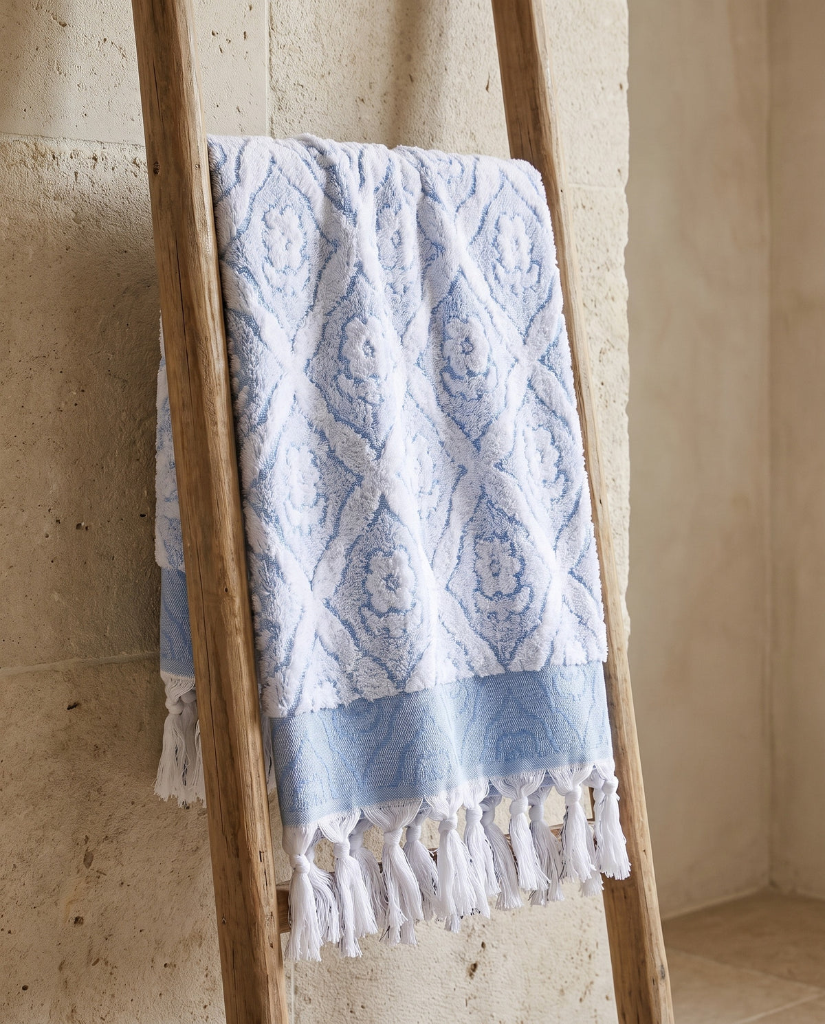 luxe badhanddoek Bloem mediteraanblauw - sfeer