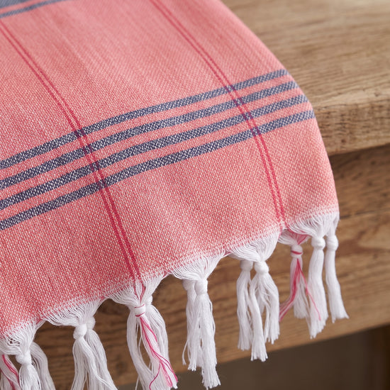 organic hamamdoek biokatoen koraalrood - detail