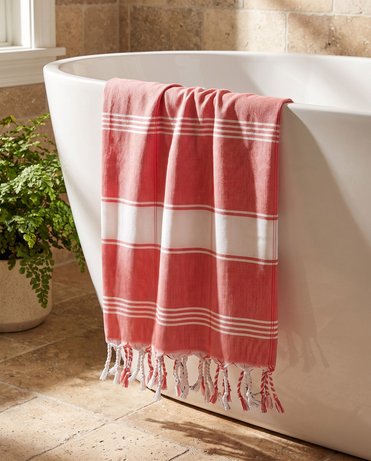 organic hamamdoek biokatoen koraalrood wit - sfeer