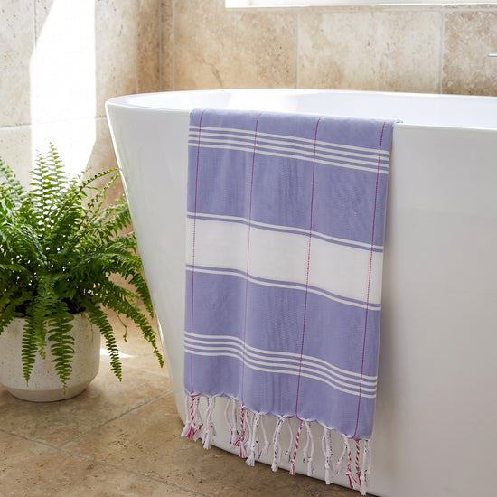 organic hamamdoek biokatoen lavendelblauw wit - sfeer