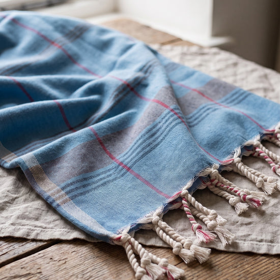 organic hamamdoek biokatoen oceaanblauw - detail